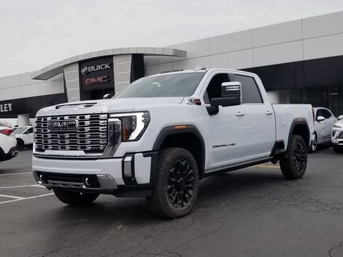 New 2026 GMC Sierra 2500 Denali w/ Denali Reserve Package AWD/4WD image 2