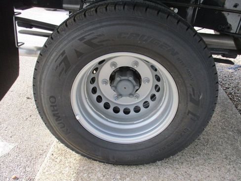 Used 2023 Mercedes-Benz Sprinter 3500 image 23