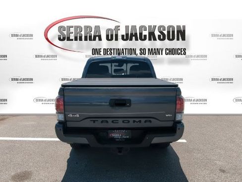 Used 2023 Toyota Tacoma Limited AWD/4WD image 8