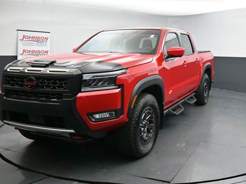 Used 2025 Nissan Frontier PRO-4X w/ Pro Convenience Package image 4