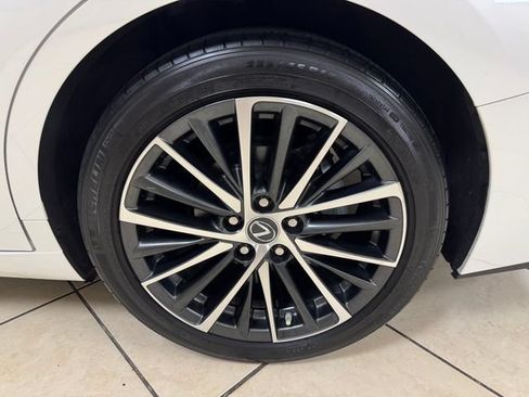 Used 2023 Lexus ES 350 w/ Premium Package FWD image 25