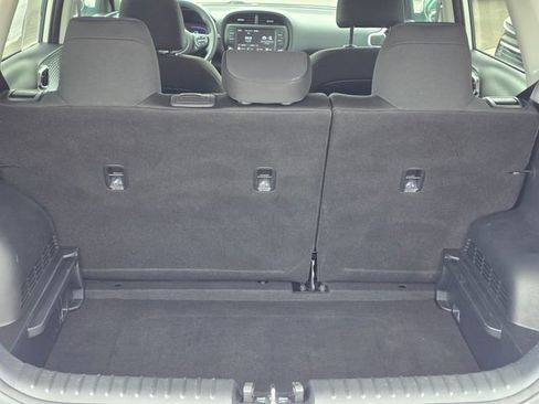 Certified 2025 Kia Soul LX w/ LX Technology Package FWD image 12