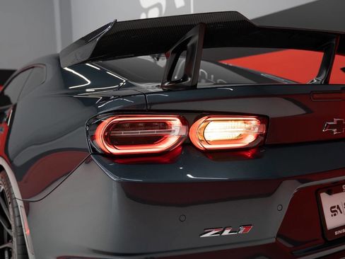 Used 2019 Chevrolet Camaro ZL1 RWD image 26