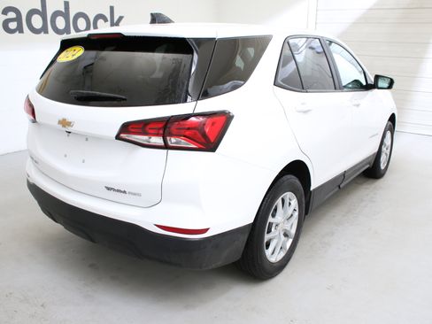 Used 2024 Chevrolet Equinox LS w/ LS Convenience Package image 9