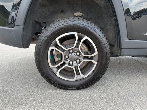 Used 2022 Jeep Grand Cherokee Trailhawk AWD/4WD image 23