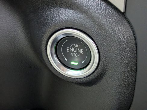 Used 2025 Chevrolet Silverado 1500 Custom image 33