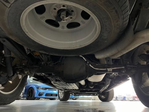 Used 2019 Ford F150 Platinum w/ Equipment Group 701A Luxury image 14