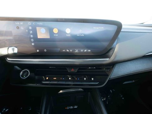 Used 2024 Buick Envision Preferred image 17