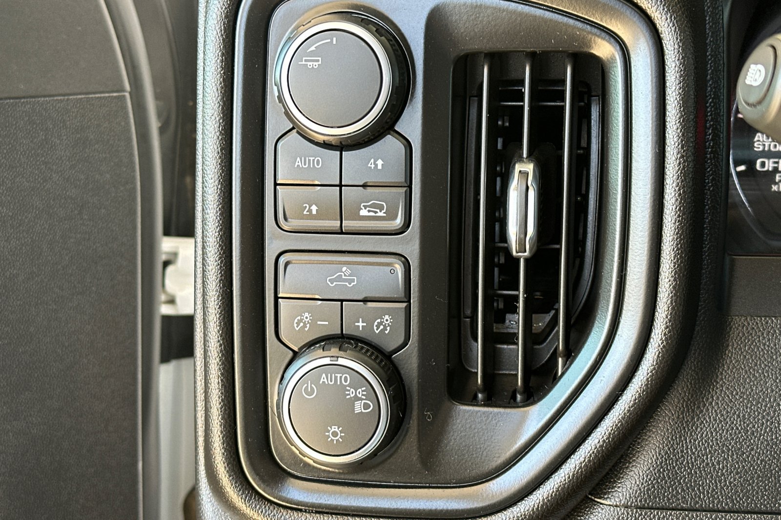 Used 2026 Chevrolet Silverado 1500 Custom AWD/4WD image 30