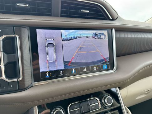 Certified 2021 GMC Yukon Denali image 16