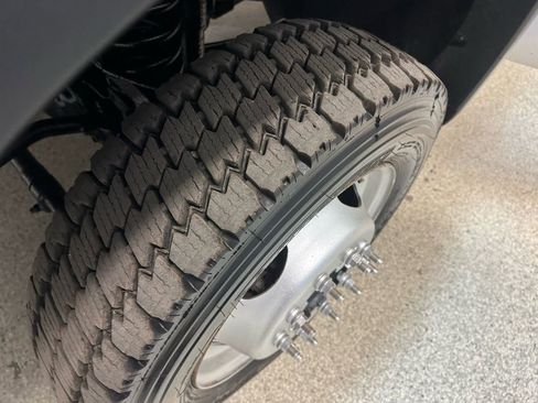 Used 2013 Ford F550 4x4 Crew Cab Super Duty w/ PWR Equipment Group image 25