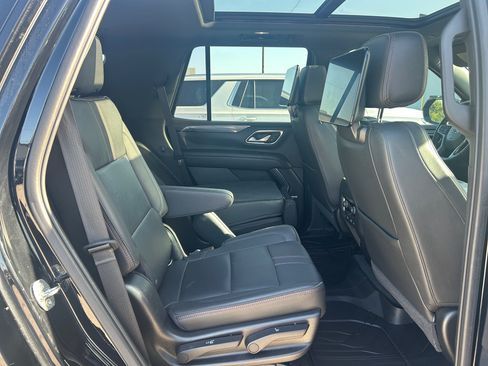 Used 2021 Chevrolet Tahoe RST w/ Luxury Package RWD image 20