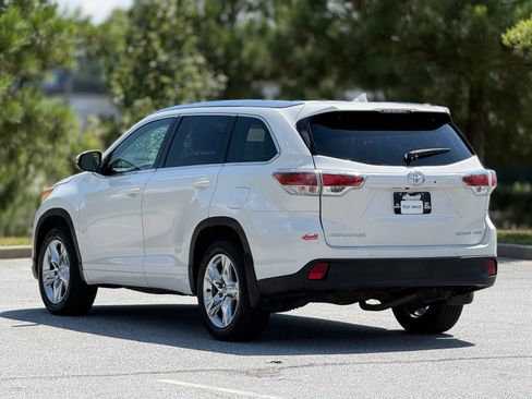 Used 2015 Toyota Highlander Limited Platinum AWD/4WD image 10