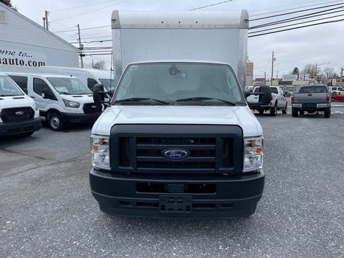 Used 2024 Ford E-450 and Econoline 450 Super Duty w/ Driver's Safety Package RWD image 2