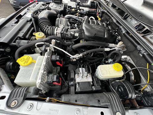 Used 2015 Jeep Wrangler Unlimited Rubicon w/ Dual Top Group image 62