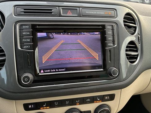 Used 2016 Volkswagen Tiguan SEL AWD/4WD image 11
