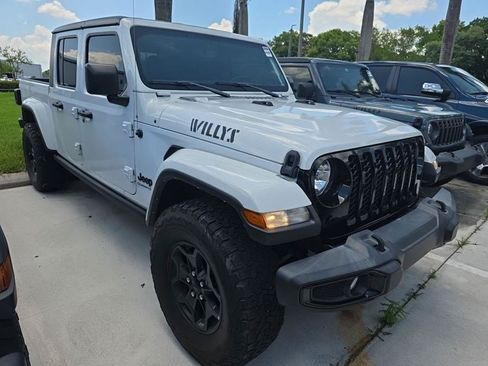 Used 2022 Jeep Gladiator Sport AWD/4WD image 2
