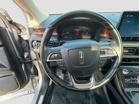 Used 2022 Lincoln Nautilus Reserve w/ Luxury Package AWD/4WD image 11
