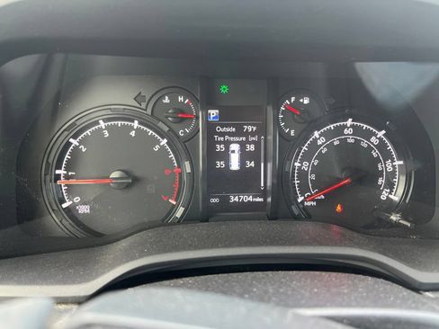 Used 2022 Toyota 4Runner SR5 Premium w/ Moonroof Package AWD/4WD image 11
