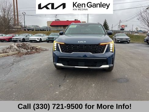 Certified 2025 Kia Sorento S w/ Panoramic Sunroof Package image 4