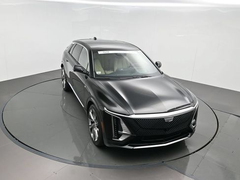 Used 2026 Cadillac Lyriq Signature Luxury AWD/4WD image 35