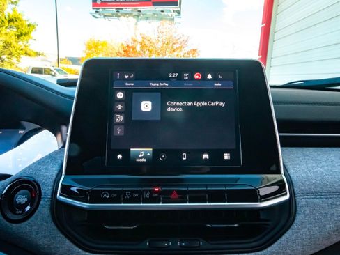 Used 2025 Jeep Compass Latitude image 19