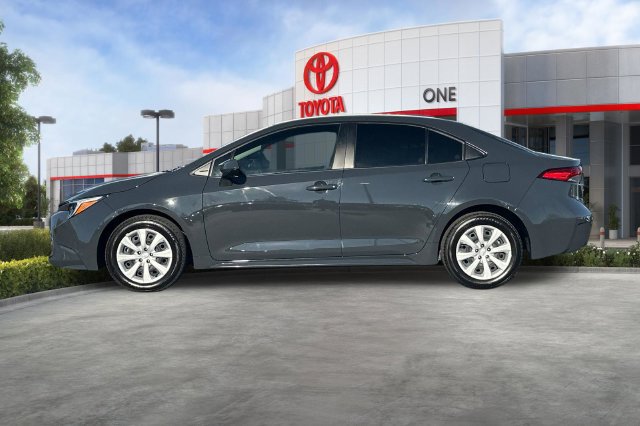 Used 2026 Toyota Corolla LE FWD image 8