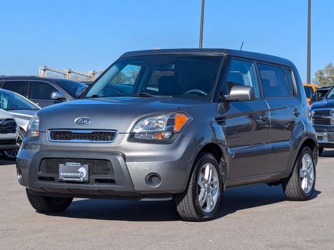 Used 2011 Kia Soul + w/ Audio Pkg image 8