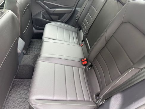 Certified 2024 Volkswagen Jetta SE FWD image 24