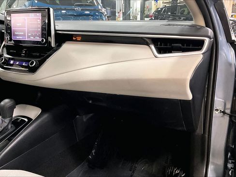 Used 2020 Toyota Corolla LE image 17