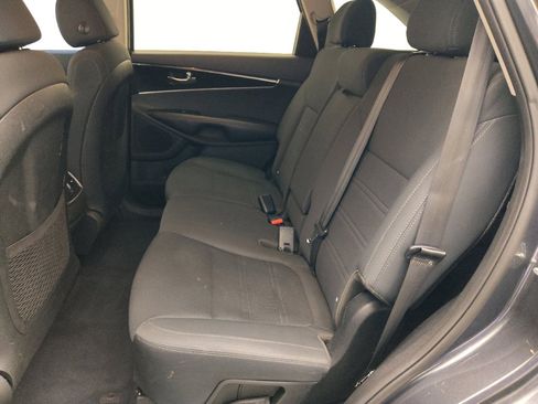 Used 2020 Kia Sorento AWD V6 image 18