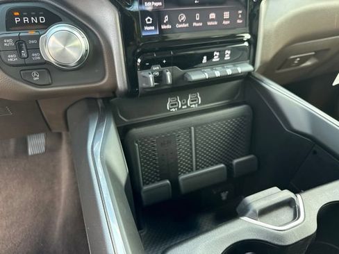 Used 2026 RAM 1500 Laramie AWD/4WD image 10