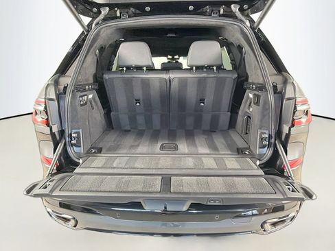 Used 2024 BMW X7 xDrive40i w/ M Sport Package AWD/4WD image 28
