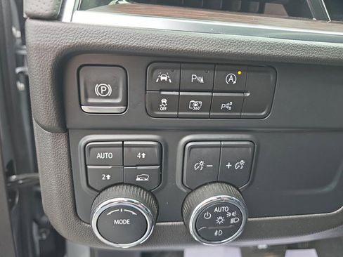 Used 2025 Chevrolet Tahoe Premier image 33