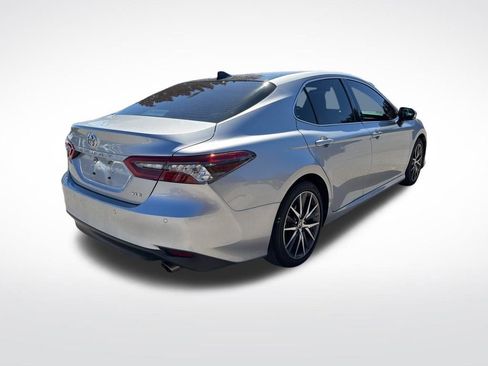 Used 2024 Toyota Camry XLE w/ Navigation Package image 5