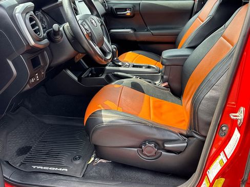 Used 2016 Toyota Tacoma TRD Off-Road w/ Towing Package image 9