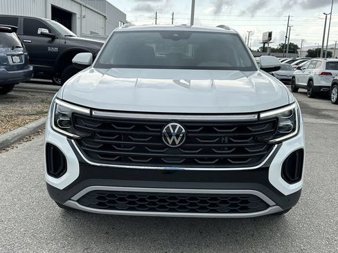 Used 2024 Volkswagen Atlas Cross Sport SE FWD image 3