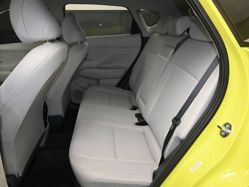 Used 2025 Hyundai Kona SEL AWD/4WD image 15