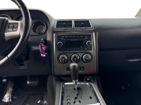 Used 2012 Dodge Challenger R/T RWD image 11