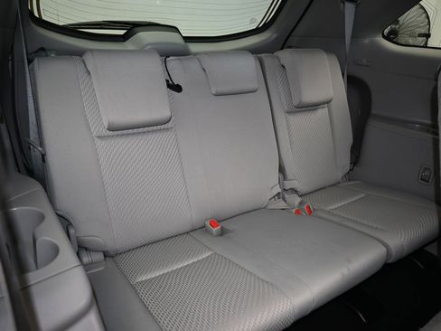 Used 2019 Toyota Highlander LE image 37