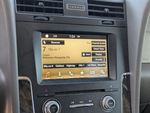 Used 2016 Lincoln Navigator Select image 15