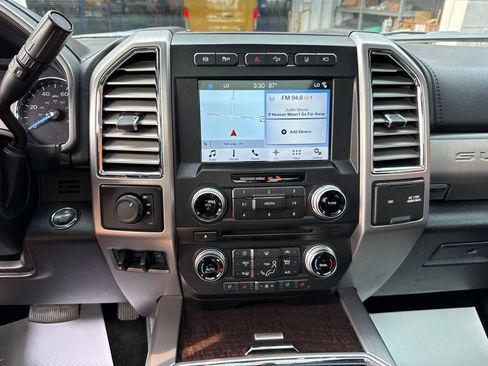 Used 2017 Ford F450 Platinum w/ Platinum Ultimate Package AWD/4WD image 6