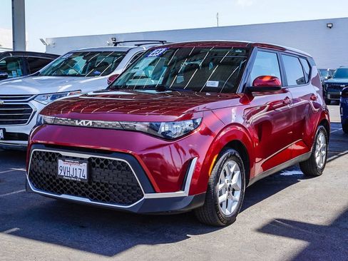 Certified 2023 Kia Soul LX w/ LX Technology Package FWD image 4