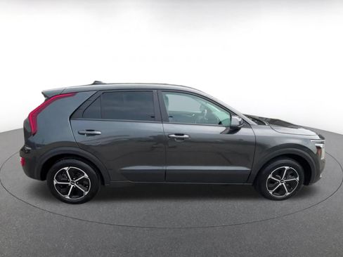 Used 2026 Kia Niro LX FWD image 16