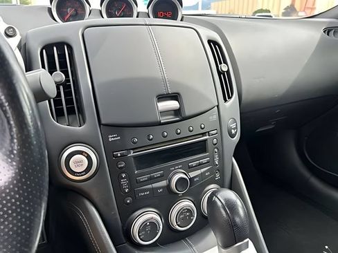 Used 2009 Nissan 370Z Touring w/ Sport Pkg RWD image 22
