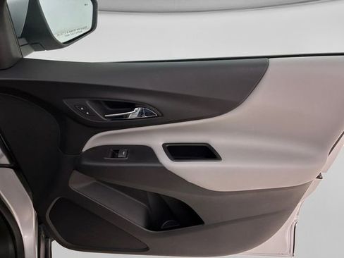 Used 2018 Chevrolet Equinox LT w/ Sun & Infotainment Package image 15