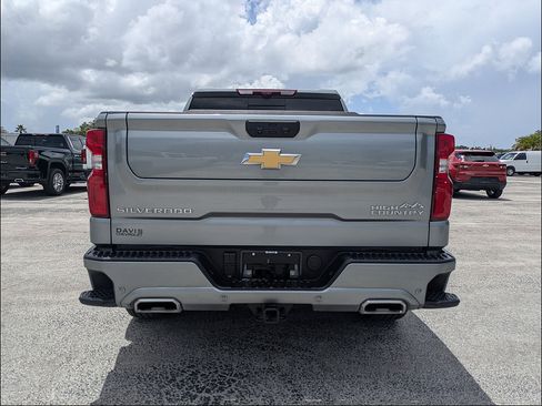 Used 2025 Chevrolet Silverado 1500 High Country AWD/4WD image 6
