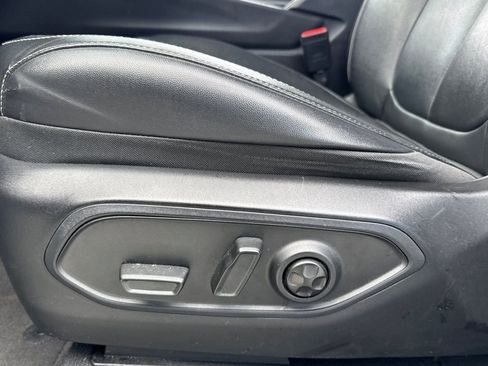 Used 2022 Jeep Grand Cherokee Limited image 14