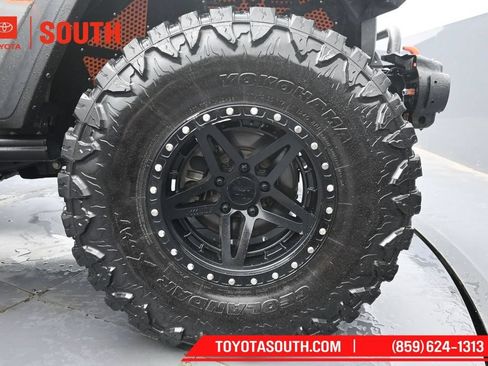 Used 2021 Jeep Gladiator Mojave w/ Dual Top Group AWD/4WD image 31