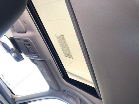 Used 2020 Toyota Highlander XLE image 42